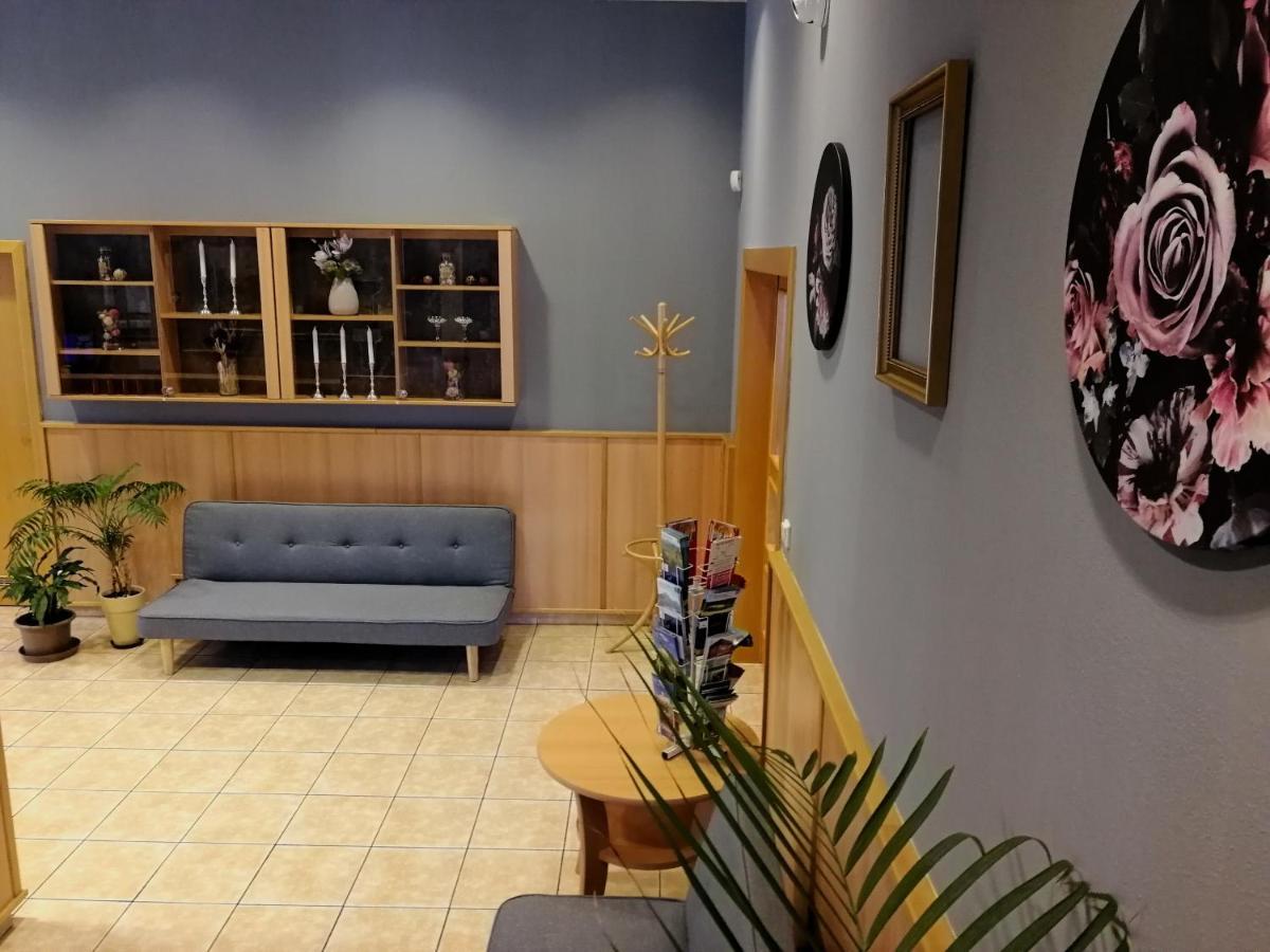 Vzdelavaci Stredisko A Hotel Varnsdorf Kültér fotó
