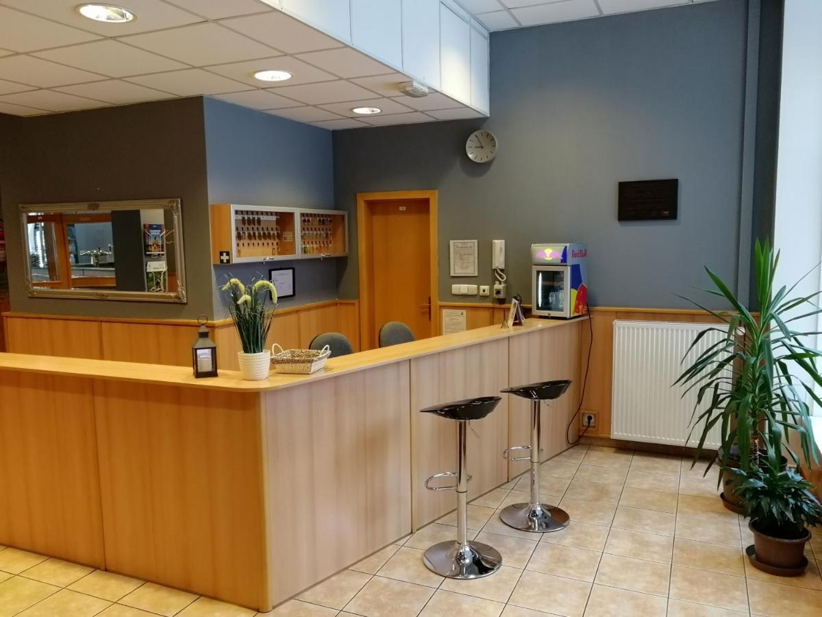 Vzdelavaci Stredisko A Hotel Varnsdorf Kültér fotó