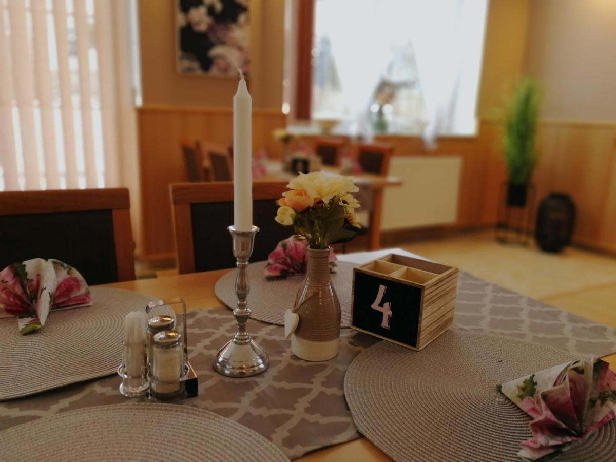 Vzdelavaci Stredisko A Hotel Varnsdorf Kültér fotó