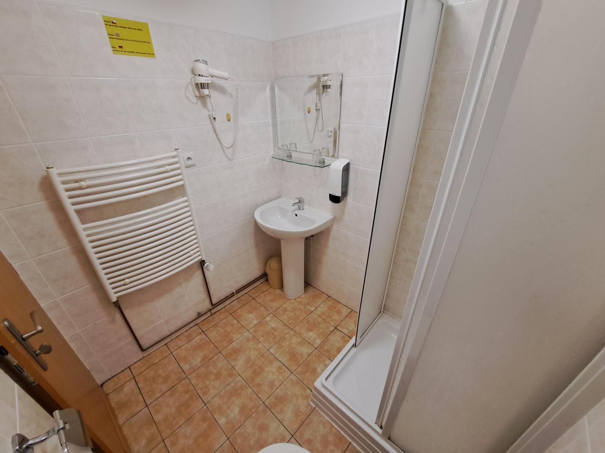 Vzdelavaci Stredisko A Hotel Varnsdorf Kültér fotó