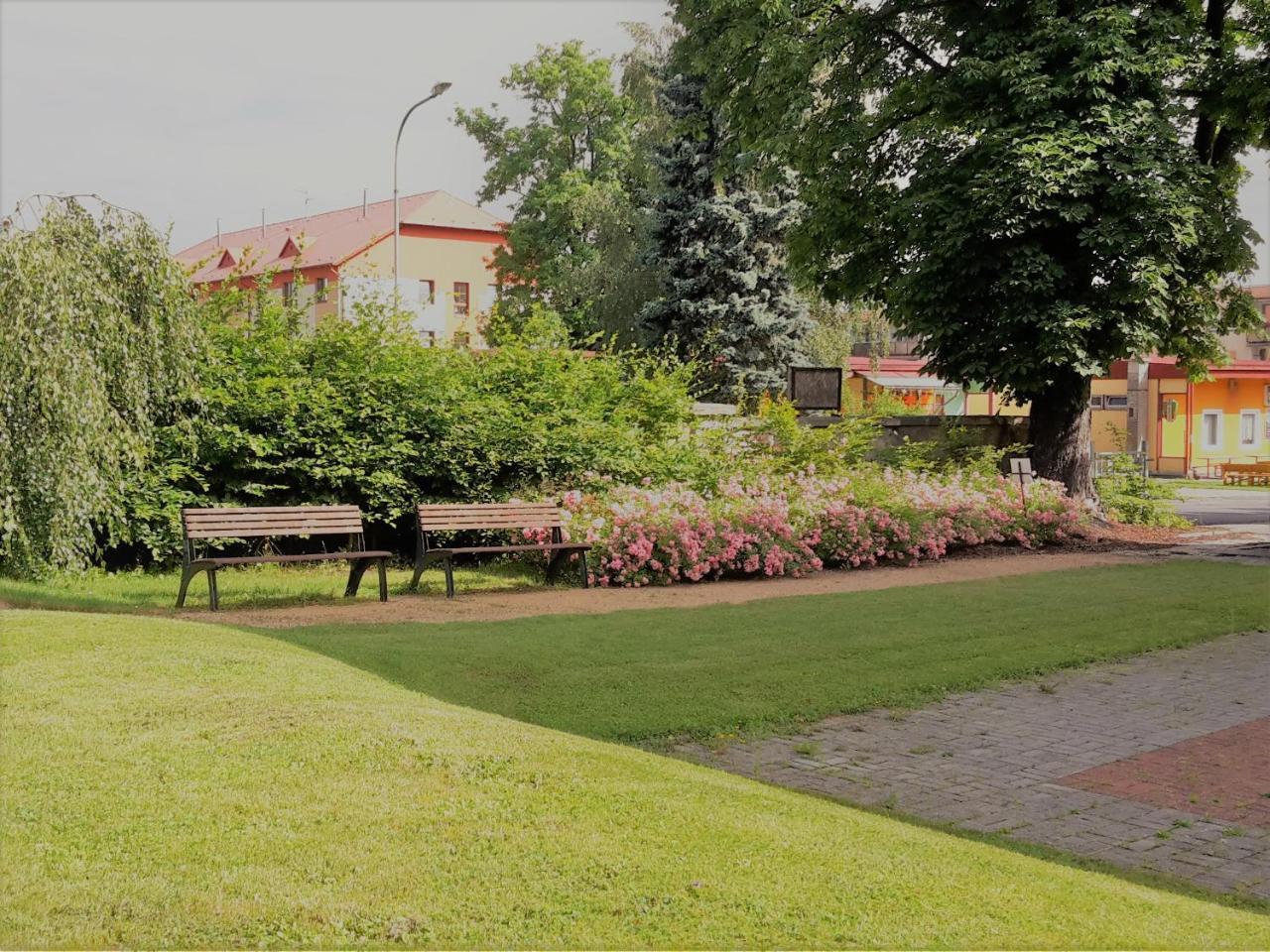 Vzdelavaci Stredisko A Hotel Varnsdorf Kültér fotó